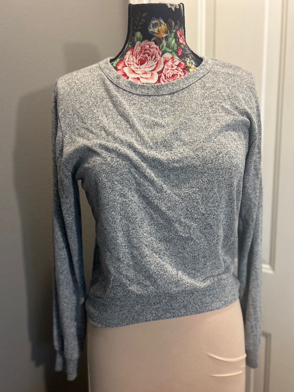 Gaze Gray Long Sleeve Knit Sweater Top Crewneck Womens XS Good Condition